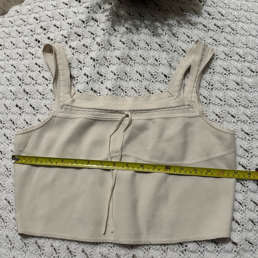LA Heart Cream Cropped Top - Picture 5 of 7